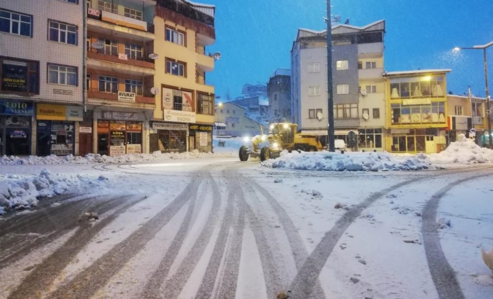 Göksun’da ekipler Gece boyu çalışıyor!