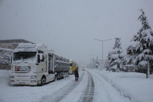 Göksun’da Mahsur kalanlara Kahvaltı ve Yemek ikram edildi!