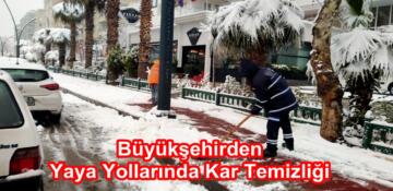 Büyükşehirden Yaya Yollarında Kar Temizliği.