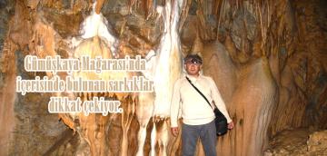 Gümüşkaya Mağarası’nda içerisinde bulunan sarkıklar dikkat çekiyor.