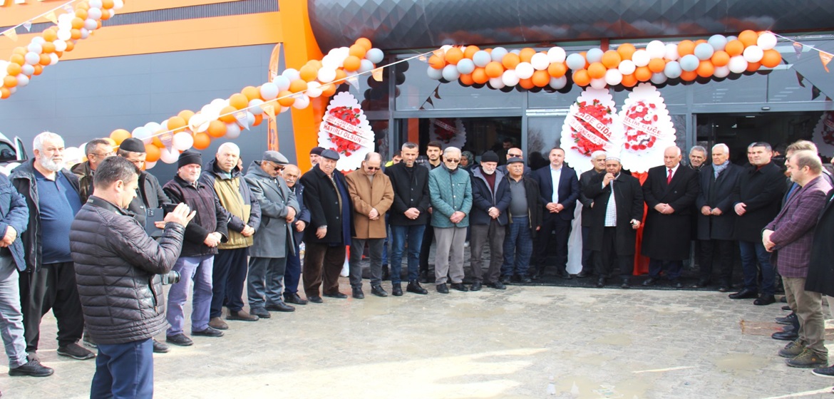 Bölgenin en büyük Marketi Güneş Mega Gross Göksun’da açıldı.