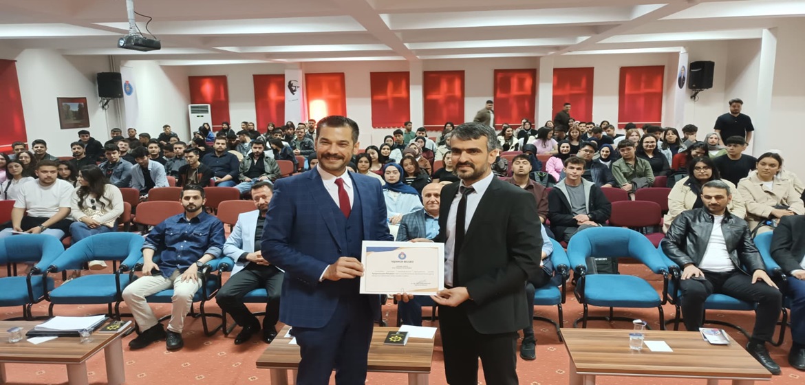 Yüksekokulumuzda Uyuşturucuyla Mücadele Konferansı Düzenlendi.