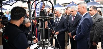 KSÜ Rektörü Okumuş, Robotik Festivalinde Dereceye Giren Öğrencilere Plaket Takdim Etti.
