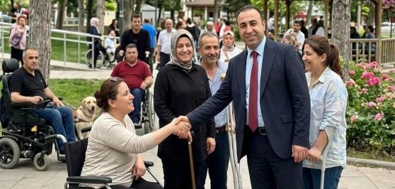 Engeller Zihinlerde Başlar, Dayanışmayla da Aşılır…!