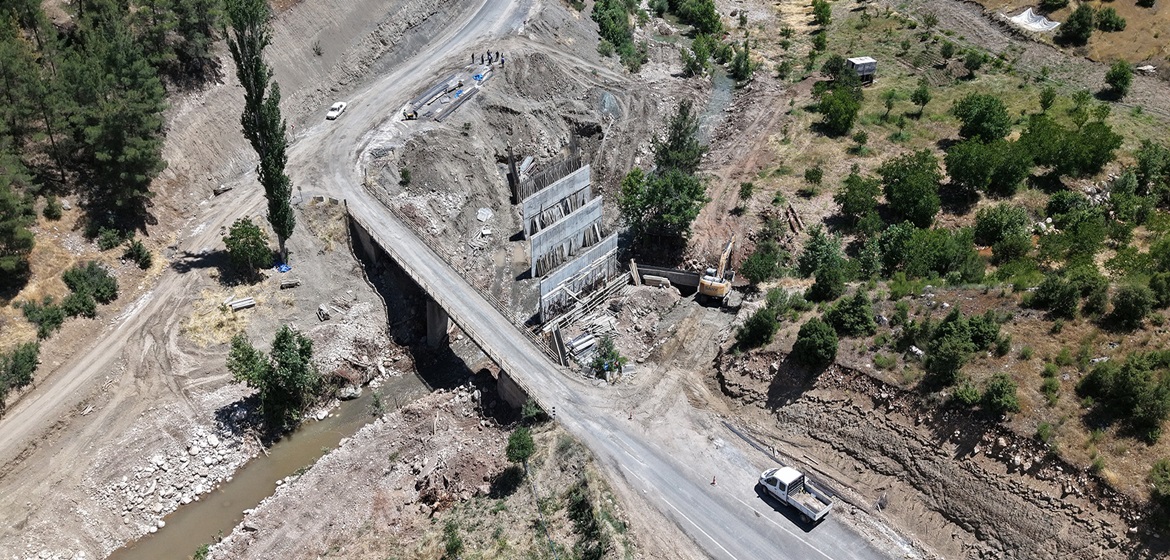 Bertiz’in Yeni Köprüsü Hızla Yükseliyor.