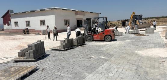 Büyükşehir’den Pazarcık Kızkapanlı’nın Sosyal Tesisinde Çevre Düzenlemesi.
