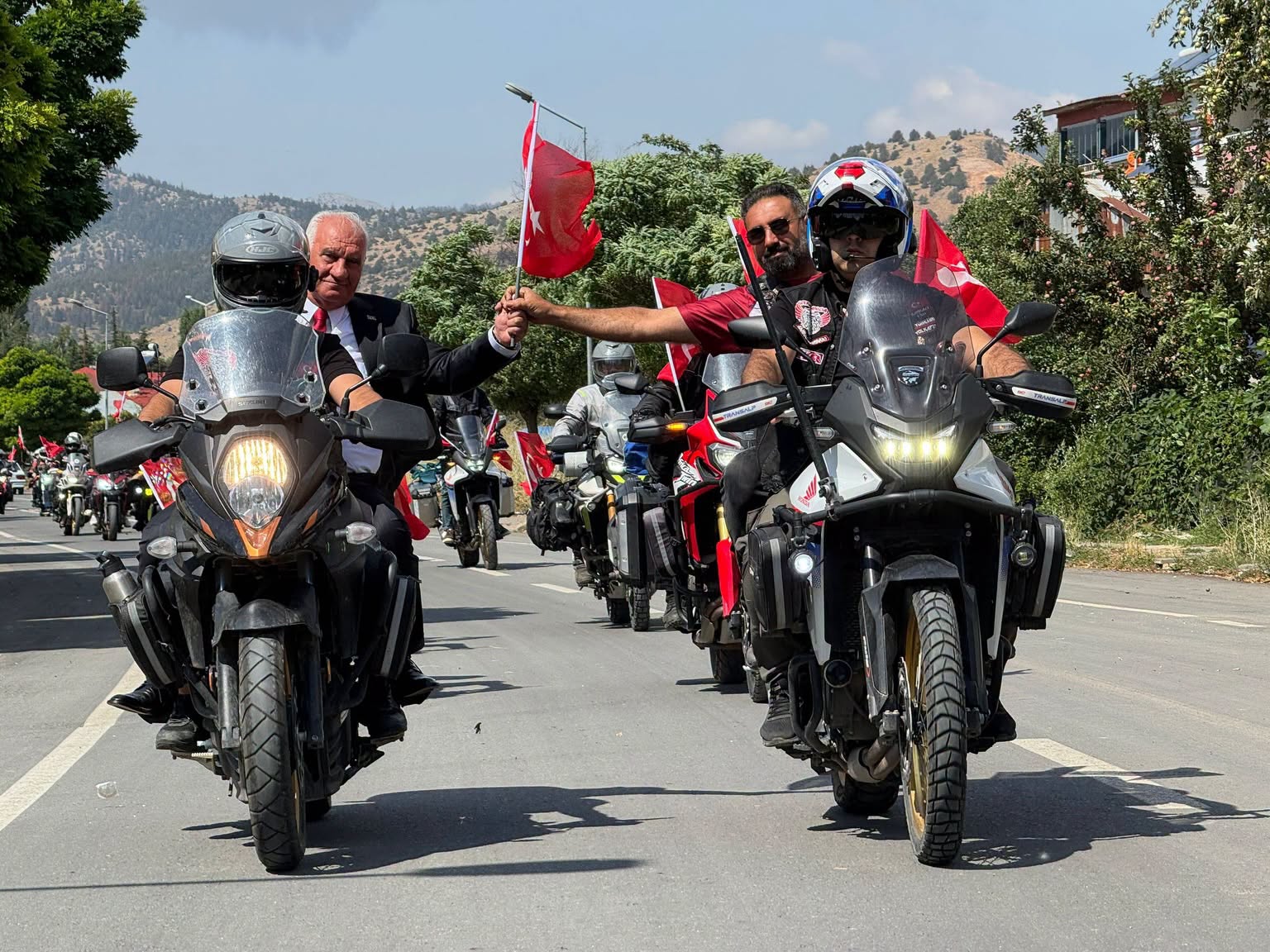 GÖKSUN’DA 3. MOTOSİKLET FESTİVALİ YOĞUN KATILIMLA GERÇEKLEŞTİ.