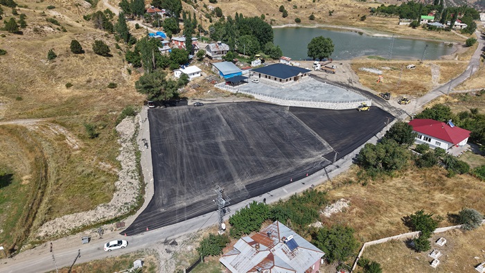 Büyükşehir’den Göksun Yeşilköy’de 3 Milyonluk Sıcak Asfalt Yatırımı.